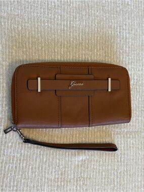 Guess wallet